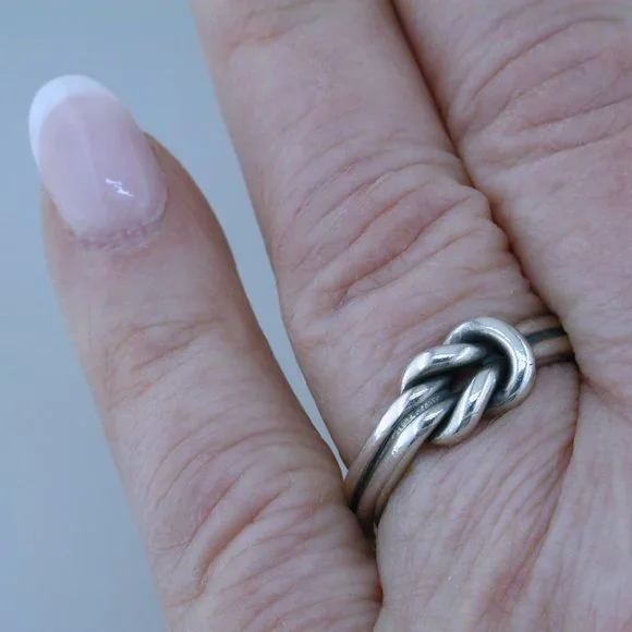 James Avery Sterling Lover's Knot Ring Size 9 - Picture 3 of 6